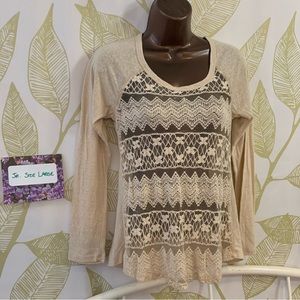 Jr Size Large lt-weight long sleeve tee w lace front